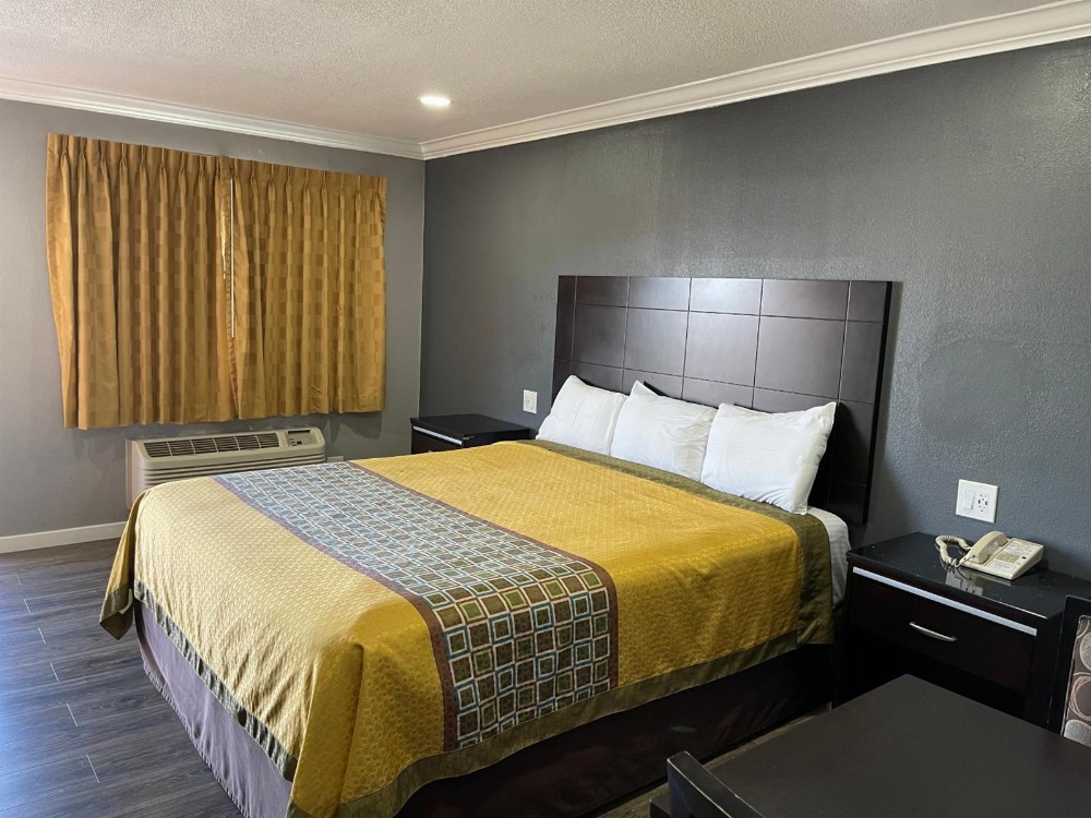 Room image 2